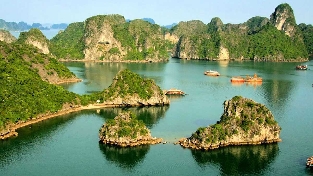 halong-bay-vietnam-1200x800